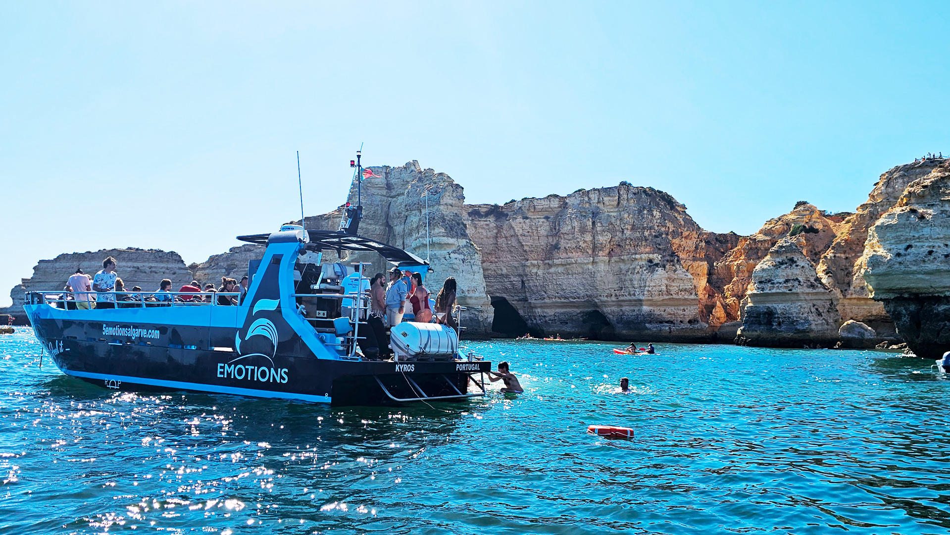 BENAGIL CAVES AND COASTLINE